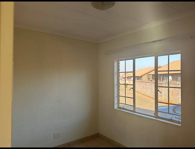 2 BEDROOM GATED ESTATE FOR SALE IN THE ORCHARDS